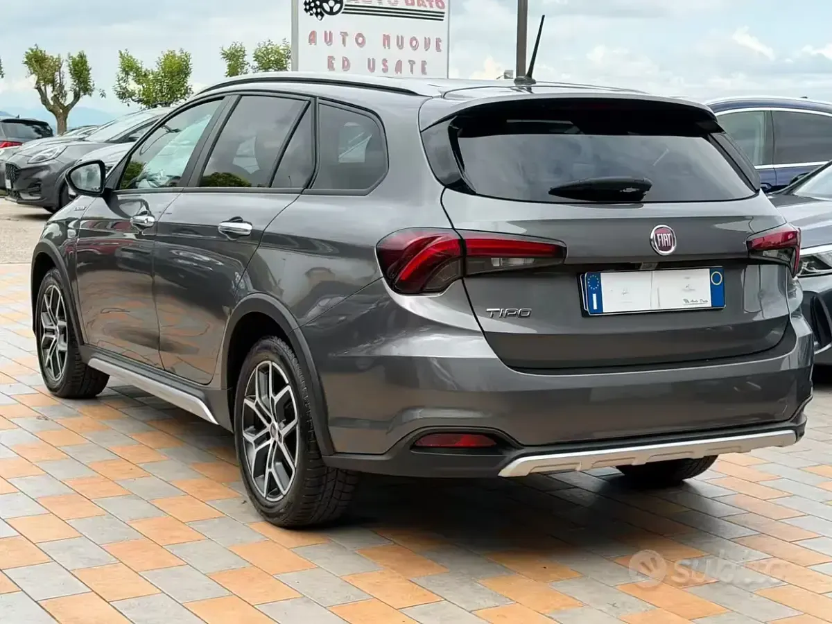 Usata Fiat Tipo Cross 131 CV (96 kW) 2023 Grigio Station wagon