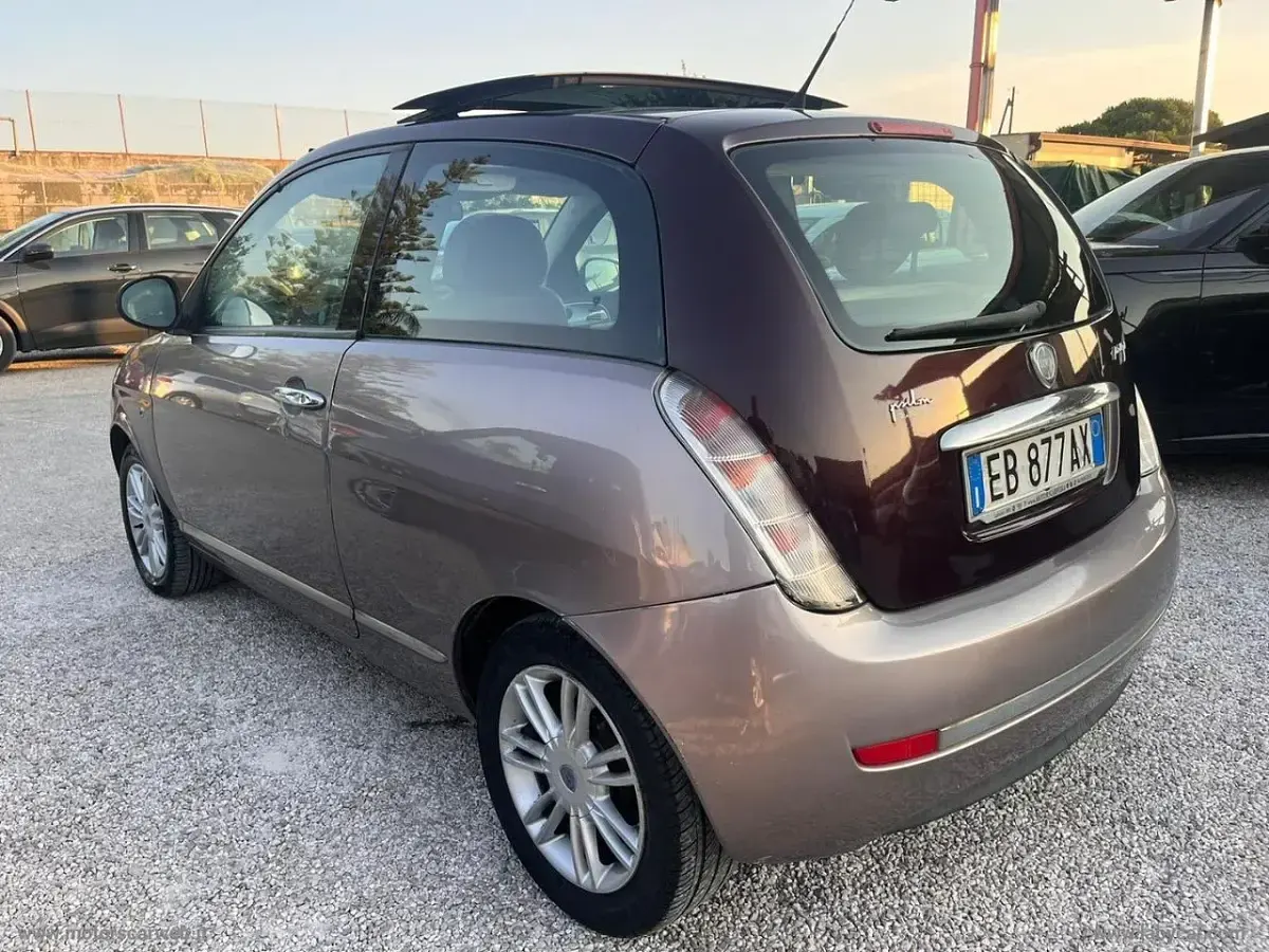 Usata Lancia Ypsilon 75 CV (55 kW) 2010 Utilitaria