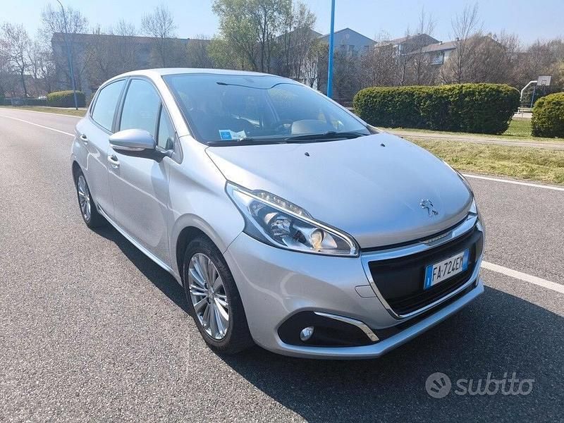 Usata Peugeot 208 67 CV (49 kW) 2016 Grigio Utilitaria