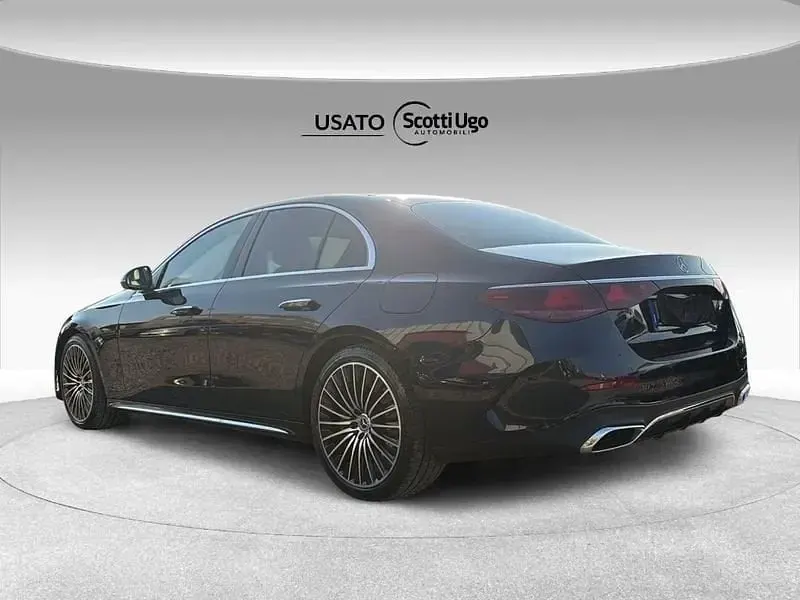 Usata Mercedes 300 AMG Line Premium Plus 313 CV (230 kW) 2024 Blu Berlina