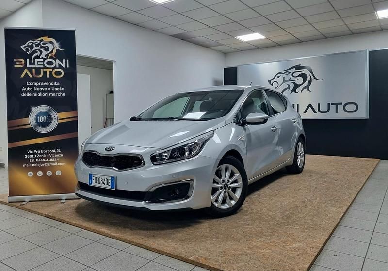 Usata Kia Ceed 110 CV (80 kW) 2016 Argento Utilitaria