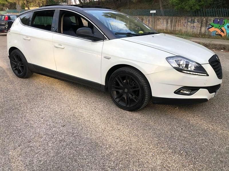 Usata Lancia Delta 120 CV (88 kW) 2011 Bianco Utilitaria