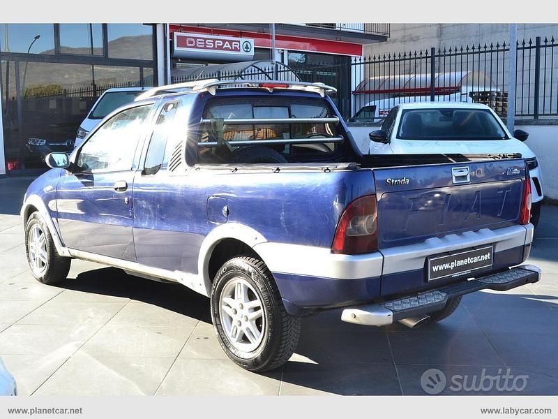 Usata Fiat Strada 80 CV (58 kW) 2006 Blu Pick-up