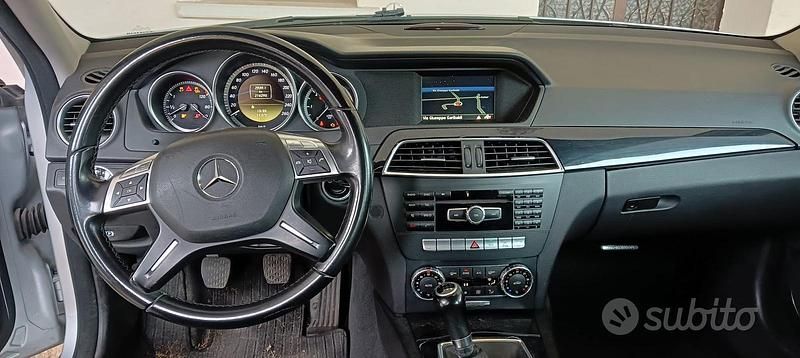 Usata Mercedes C200 Avantgarde 136 CV (100 kW) 2012 Grigio Berlina
