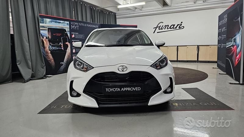 Usata Toyota Yaris Active 72 CV (52 kW) 2023 Bianco Utilitaria