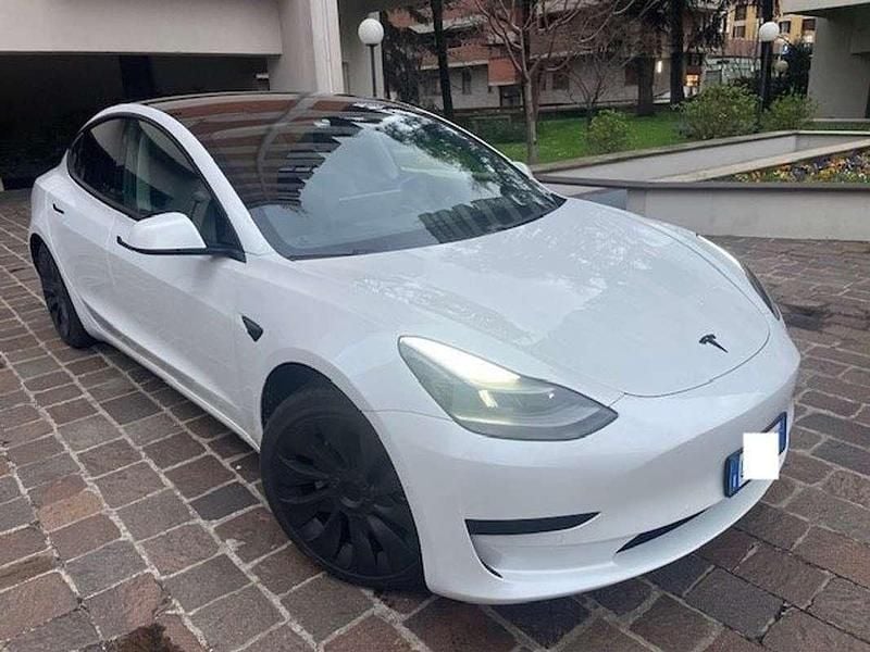 Bianco Usata 2021 Tesla Model 3 Standard Range Tre volumi | 24.000 € (Buon prezzo) - Immagine 1/4