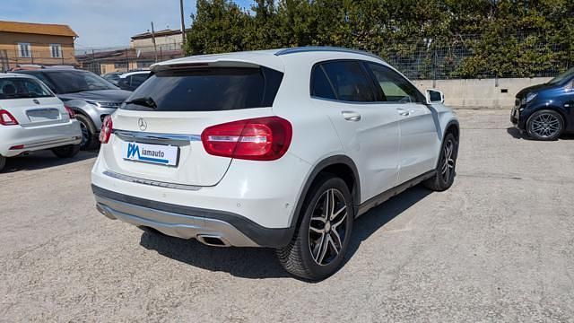 Usata Mercedes GLA200 156 CV (114 kW) 2015 Bianco SUV