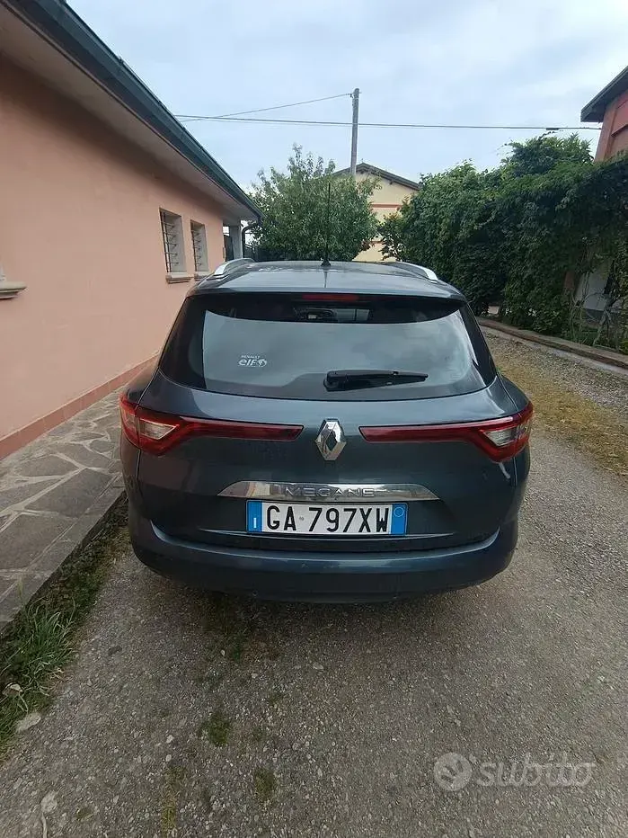 Usata Renault Mégane GrandTour 116 CV (85 kW) 2020 Grigio Station wagon