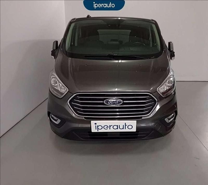 Usata Ford Tourneo Custom Titanium 131 CV (96 kW) 2021 Grigio s. Furgone
