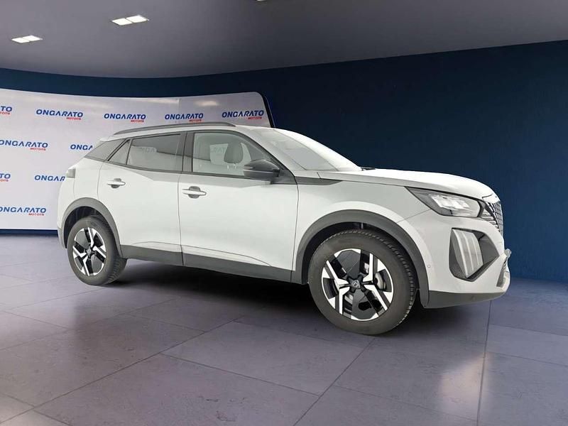 Usata Peugeot 2008 Allure 102 CV (75 kW) 2024 Grigio SUV