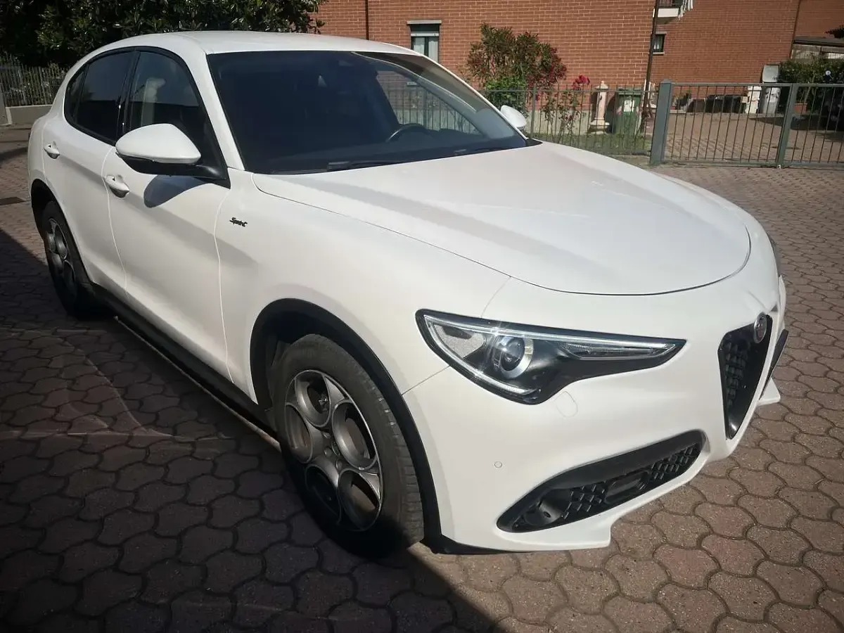 Usata Alfa Romeo Stelvio Sprint 190 CV (139 kW) 2021 Bianco SUV