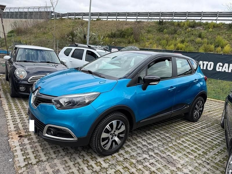 Usata Renault Captur Iconic 90 CV (66 kW) 2015 Blu SUV