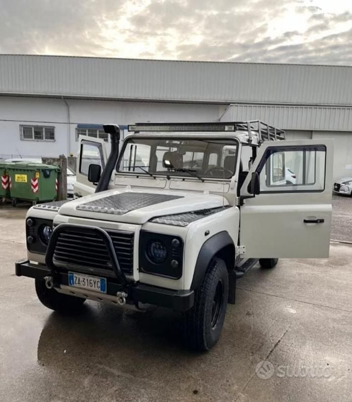 Usata Land Rover Defender 2006 Bianco Station wagon