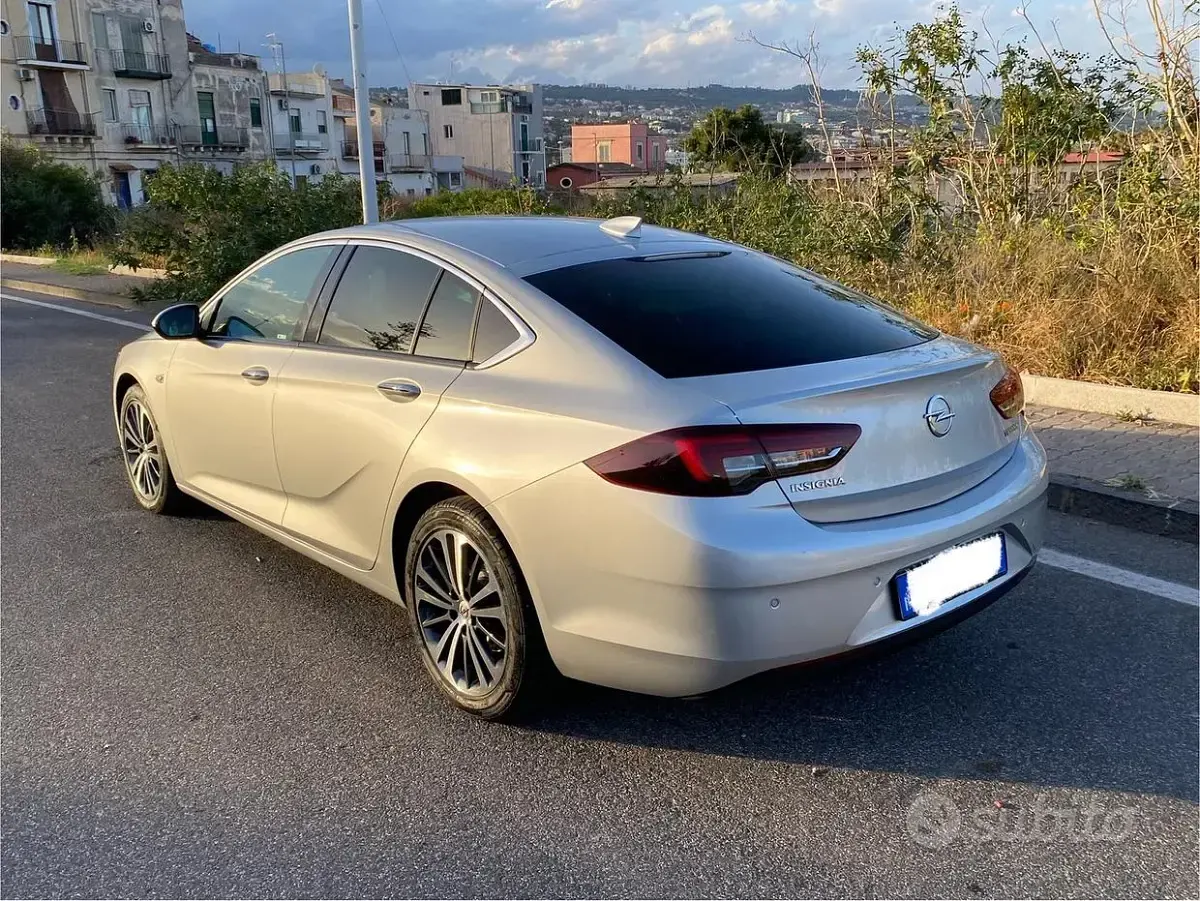 Usata Opel Insignia Sport 136 CV (100 kW) 2017 Grigio Berlina