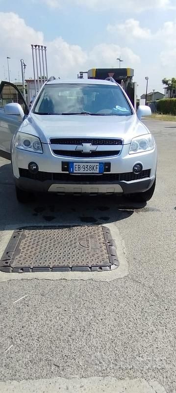 Usata Chevrolet Captiva 150 CV (110 kW) 2011 Grigio SUV