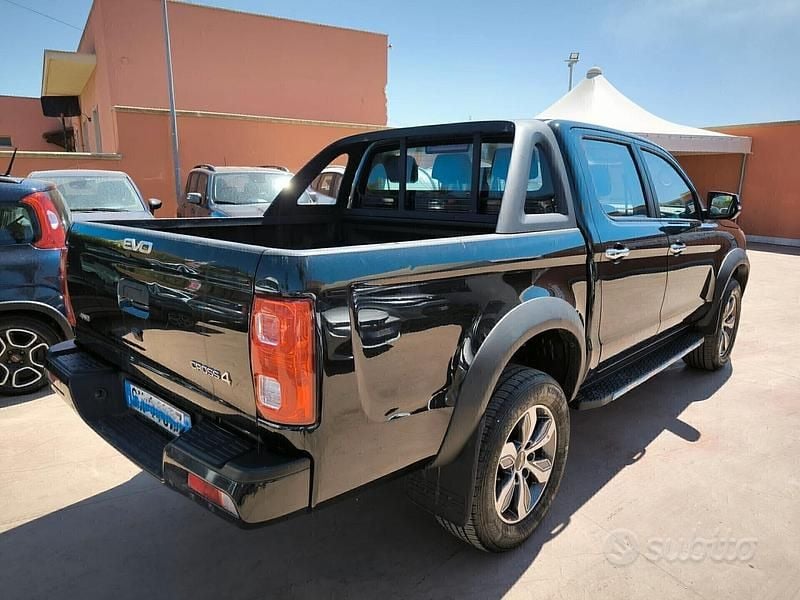 Usata EVO Cross 4 136 CV (100 kW) 2023 Nero Pick-up