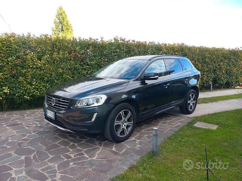 Nero Usata 2013 Volvo XC60 Kinetic SUV | 9500 € (Buon prezzo) - Immagine 1/4