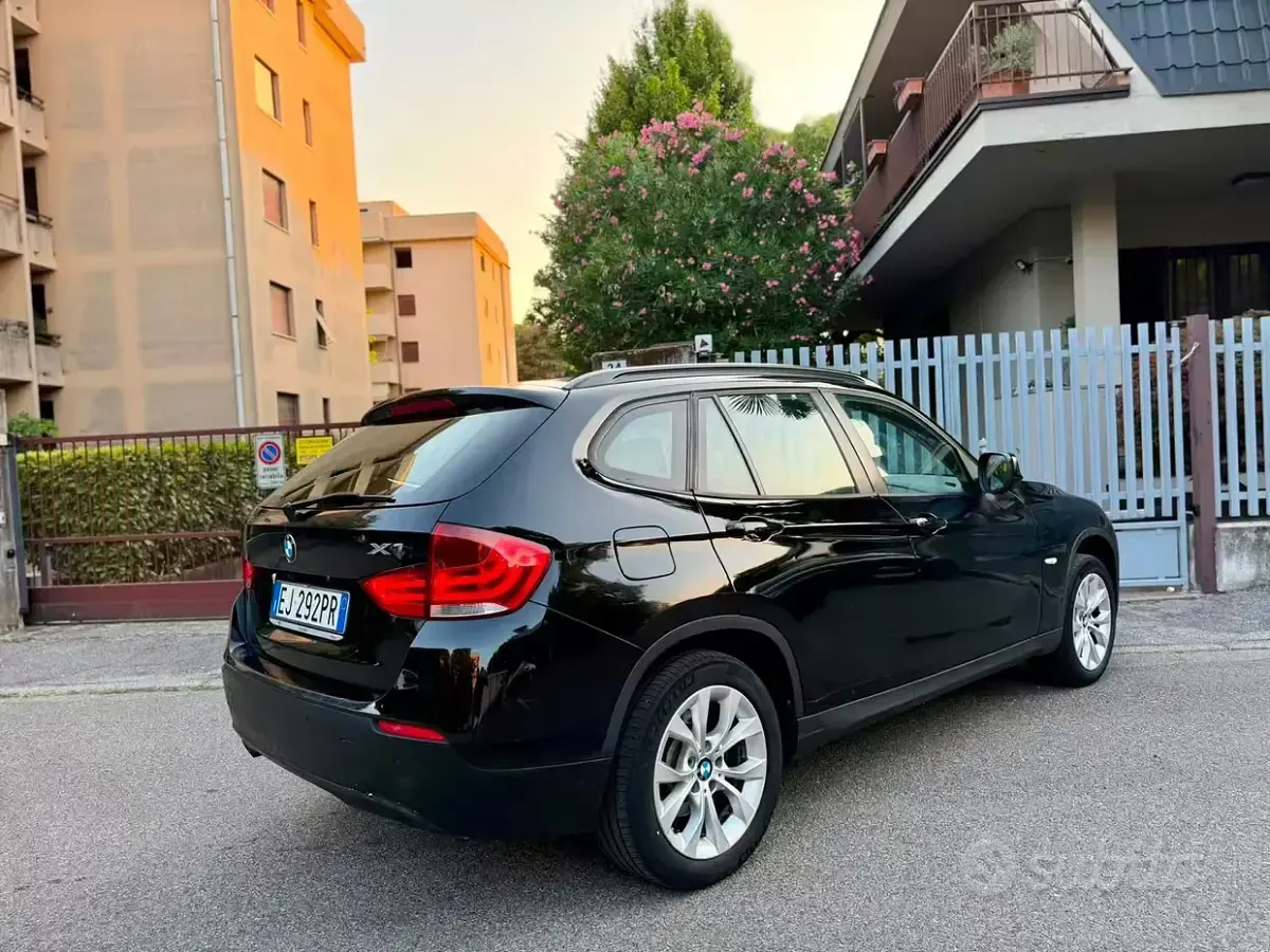 Usata BMW X1 143 CV (105 kW) 2011 Nero SUV