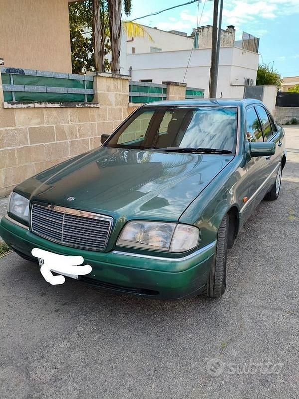 Usata Mercedes C200 Elegance 136 CV (100 kW) 1995 Verde Berlina
