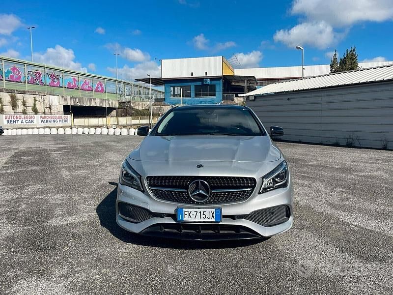 Usata Mercedes CLA200 AMG line 135 CV (99 kW) 2017 Grigio Berlina