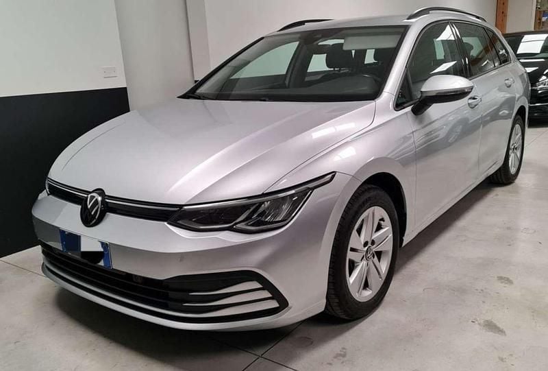 Usata VW Golf VIII Life 116 CV (85 kW) 2021 Grigio Station wagon