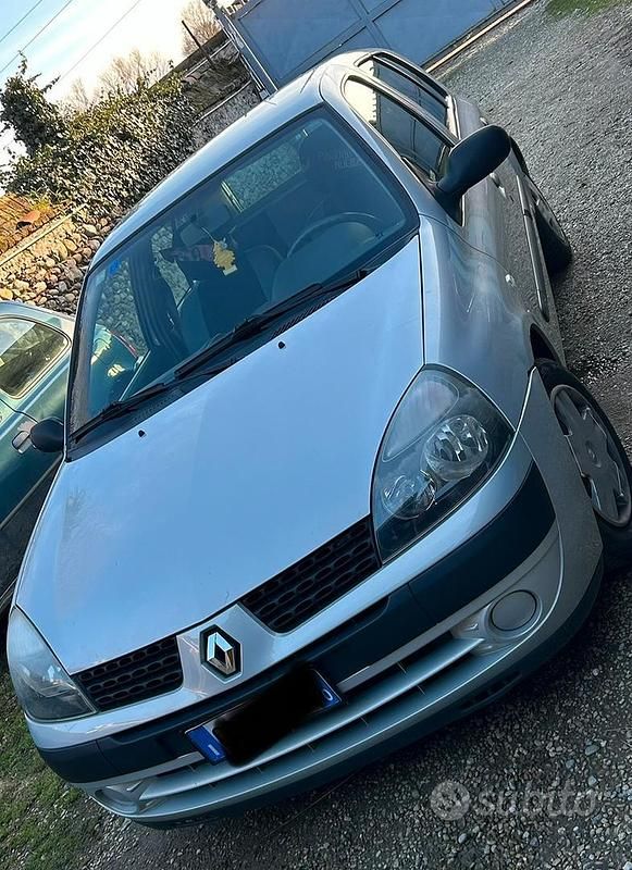 Usata Renault Clio II Expression 58 CV (42 kW) 2003 Grigio Utilitaria