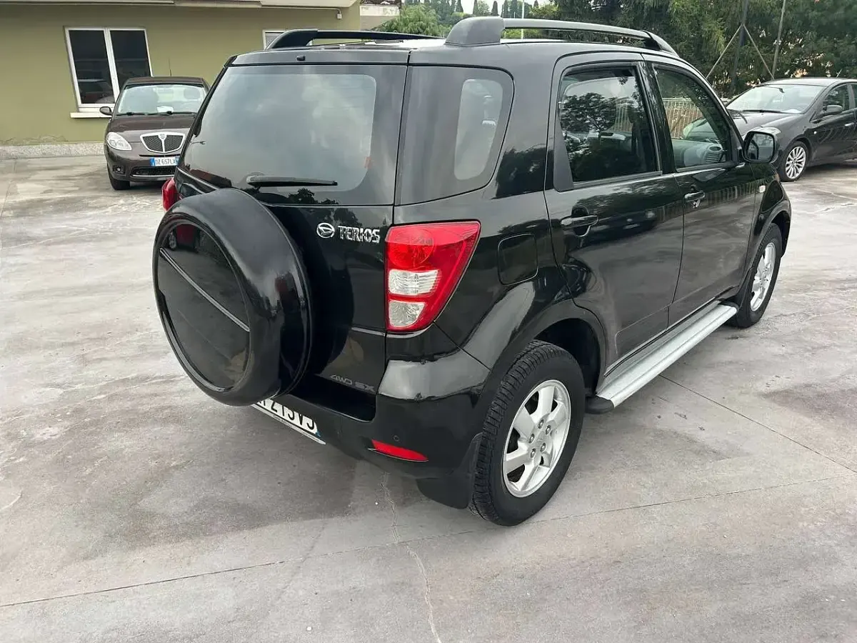 Usata Daihatsu Terios 105 CV (77 kW) 2007 Nero SUV