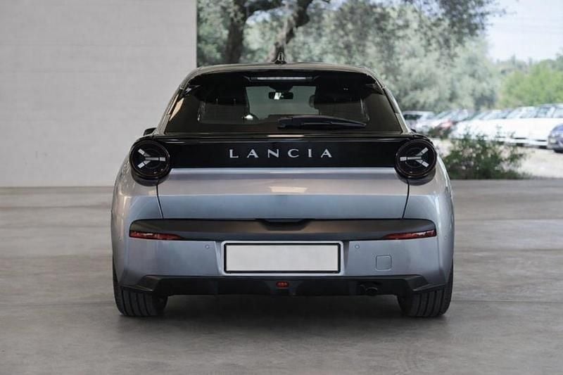 Usata Lancia Ypsilon 100 CV (73 kW) 2025 Grigio Utilitaria