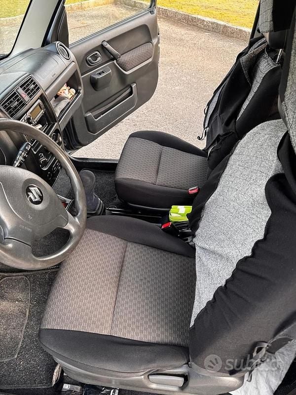 Usata Suzuki Jimny 2006 Grigio SUV