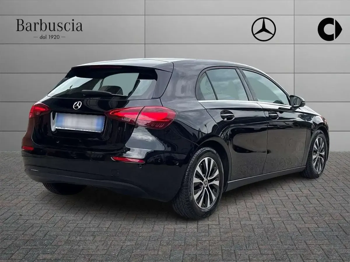 Usata Mercedes A180 Advanced 116 CV (85 kW) 2025 Nero Utilitaria