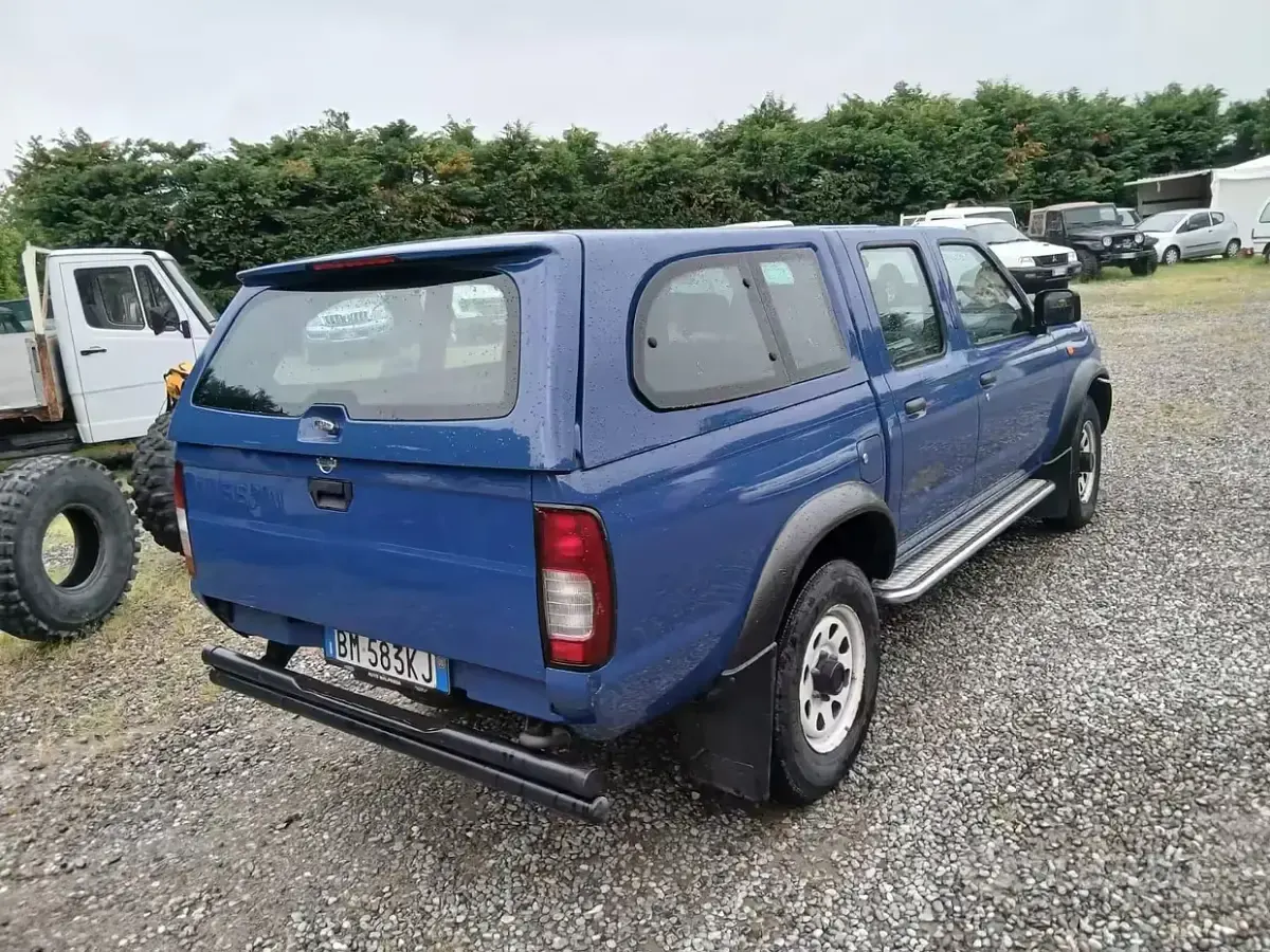 Gebraucht Nissan Navara 101 PS (74 kW) 2000 Blau Pickup