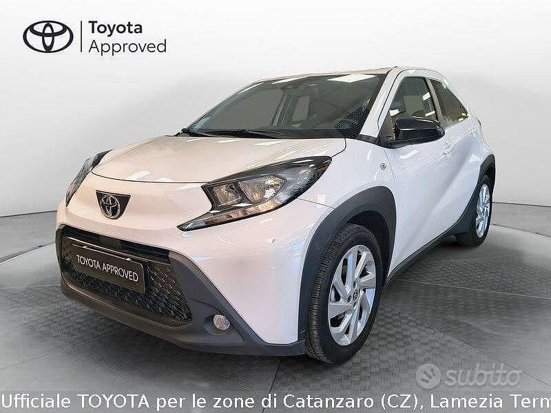 Bianco Usata 2022 Toyota Aygo X Active SUV | 14.500 € (Ottimo prezzo) - Immagine 1/3