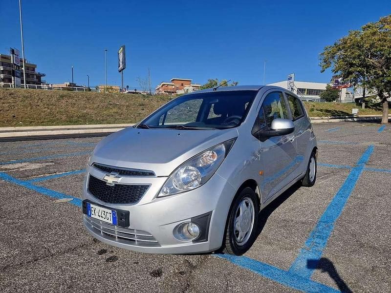 Usata Chevrolet Spark 68 CV (50 kW) 2010 Argento Utilitaria