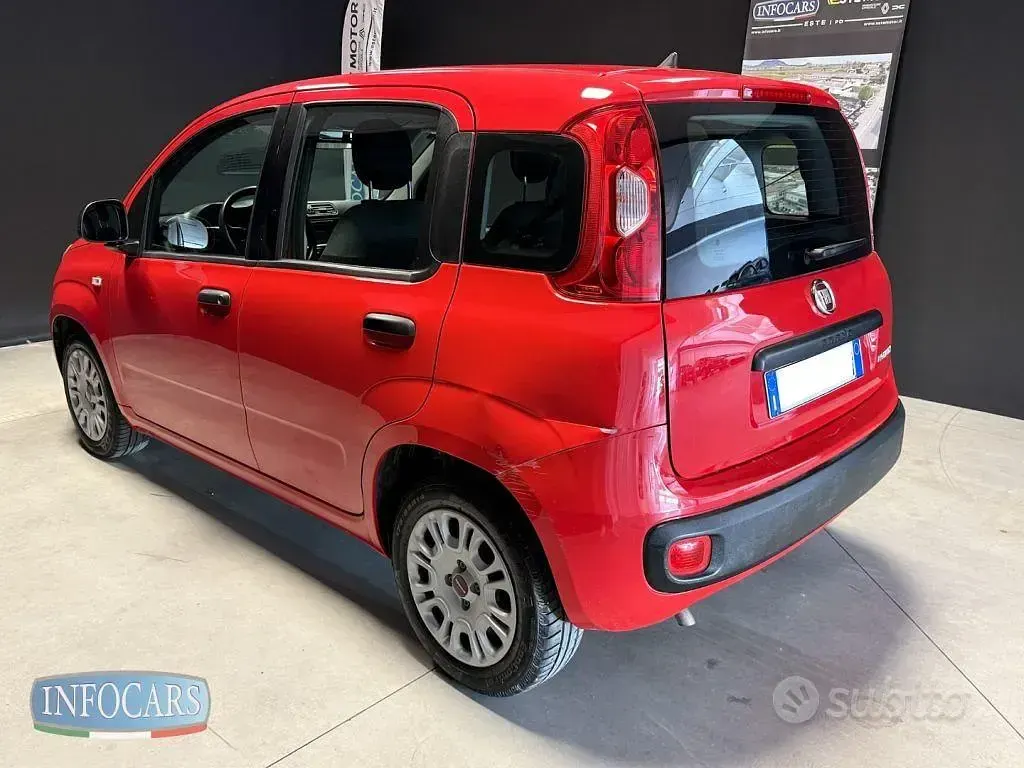 Usata Fiat Panda 69 CV (50 kW) 2022 Rosso pastello Utilitaria