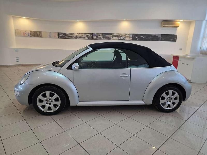 Usata VW New Beetle 75 CV (55 kW) 2004 Argento Utilitaria