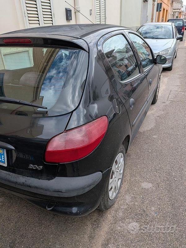 Usata Peugeot 206 2000 Nero Utilitaria