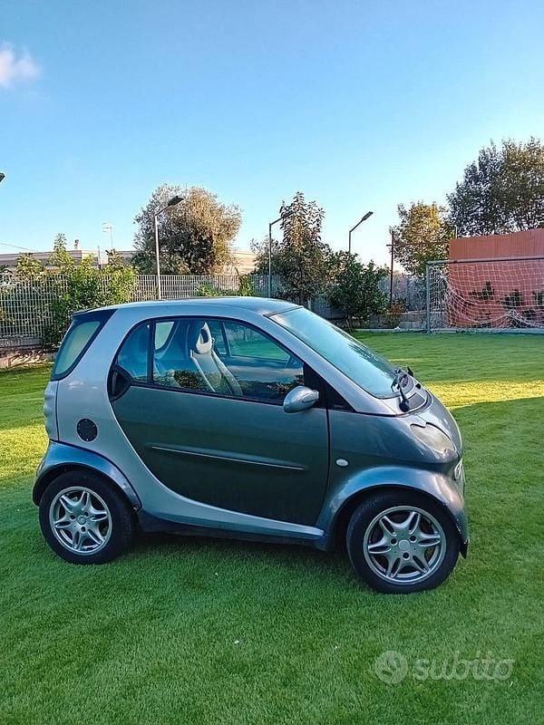 Usata Smart ForTwo Coupé 2002 Utilitaria