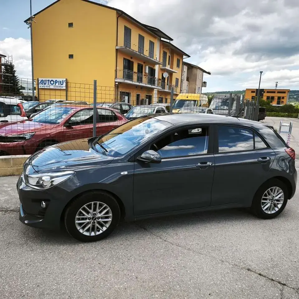 Usata Kia Rio Comfort 101 CV (74 kW) 2022 Other Berlina