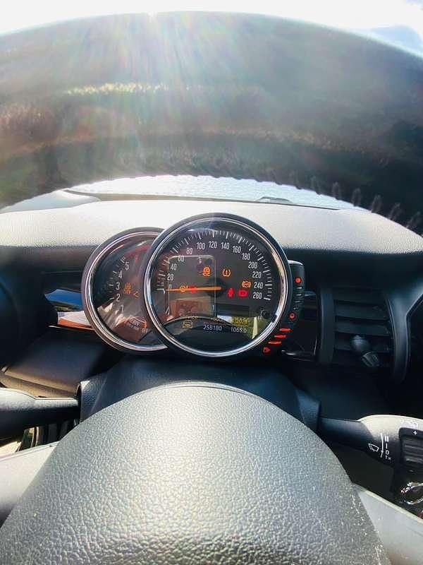 Usata Mini Cooper D Business 116 CV (85 kW) 2016 Verde Utilitaria