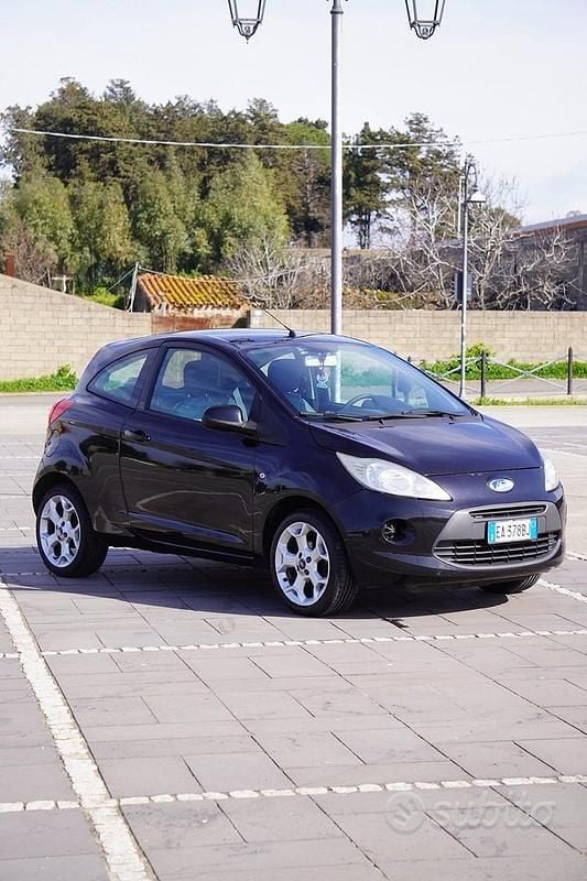Usata Ford Ka 75 CV (55 kW) 2010 Nero Utilitaria