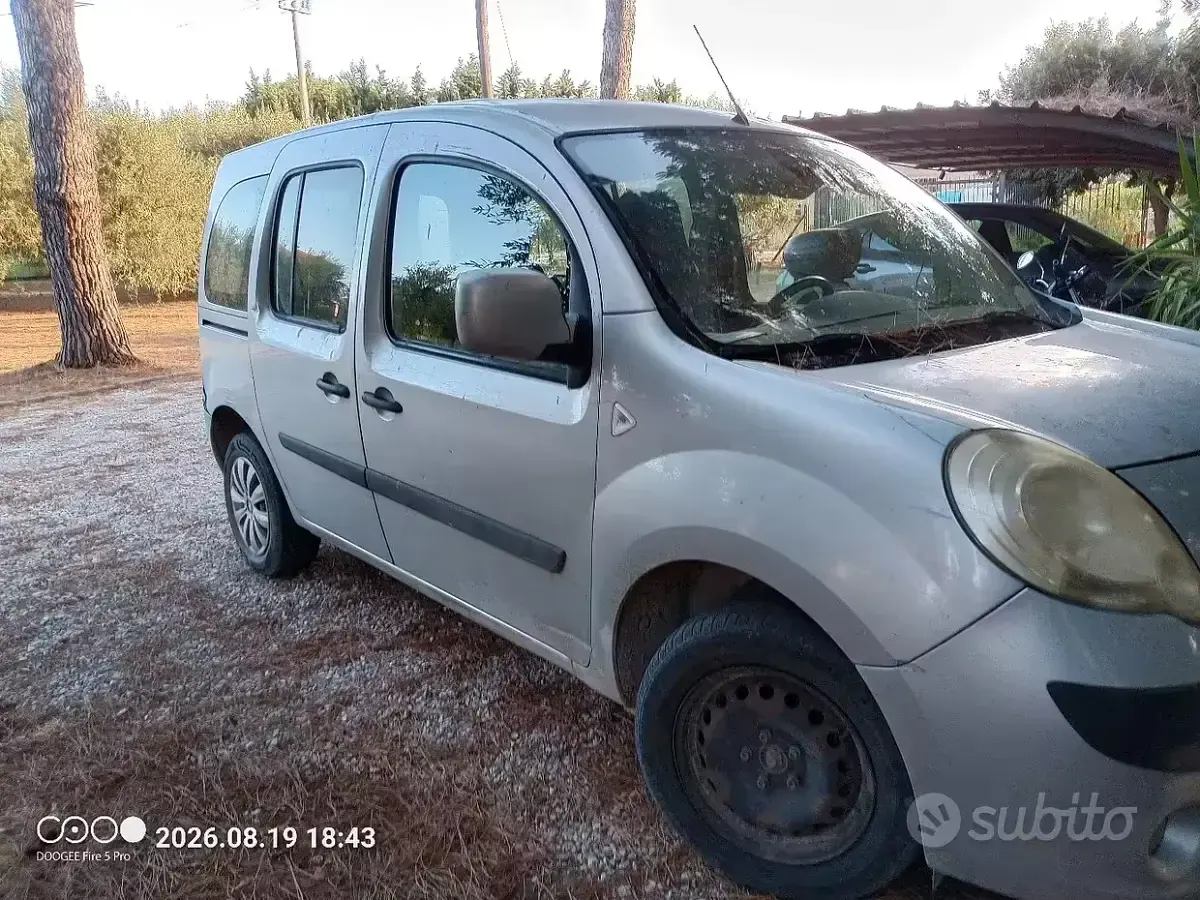 Usata Renault Kangoo 85 CV (62 kW) 2009 Monovolume