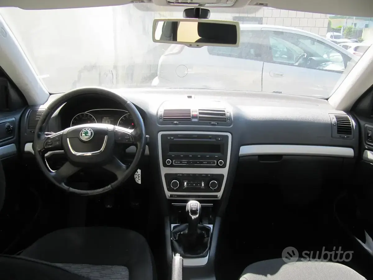 Usata Skoda Octavia Ambition 105 CV (77 kW) 2013 Nero Station wagon