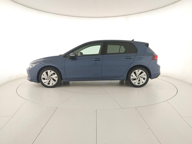 Usata VW Golf VIII Edition 150 CV (110 kW) 2024 Anemone blue metallizzato Berlina