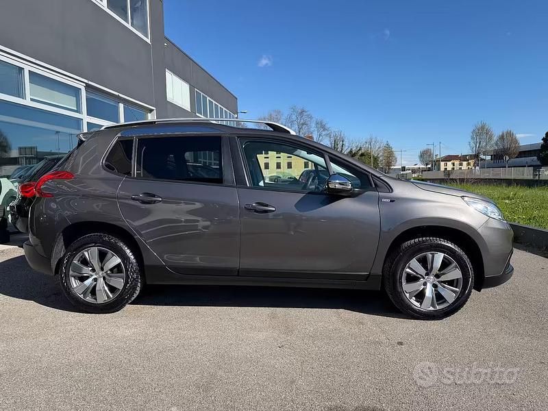 Usata Peugeot 2008 82 CV (60 kW) 2016 Marrone SUV
