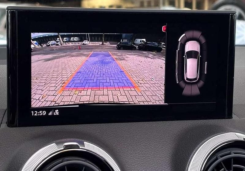 Usata Audi Q2 Ambiente 190 CV (139 kW) 2022 Grigio SUV