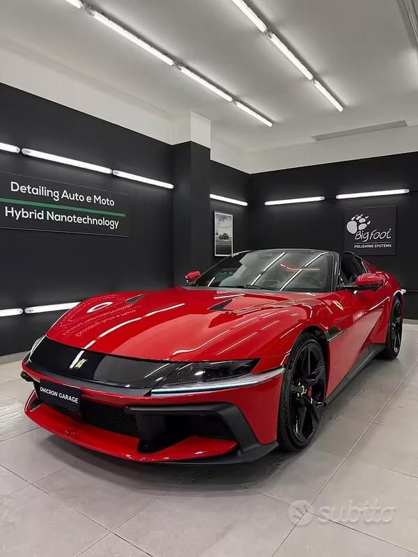 Usata Ferrari 12 Cilindri 830 CV (610 kW) 2025 Rosso corsa Cabrio