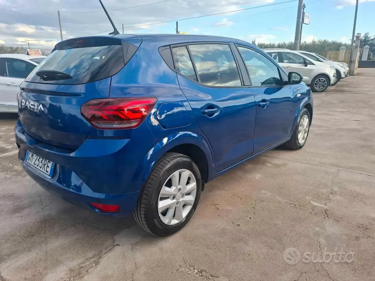 Second-hand Dacia Sandero 101 CP (74 kW) 2023 Albastru Berlinǎ
