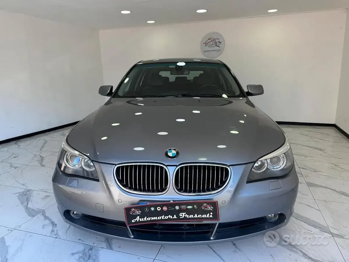 Usata BMW 530 235 CV (172 kW) 2007 Grigio Berlina