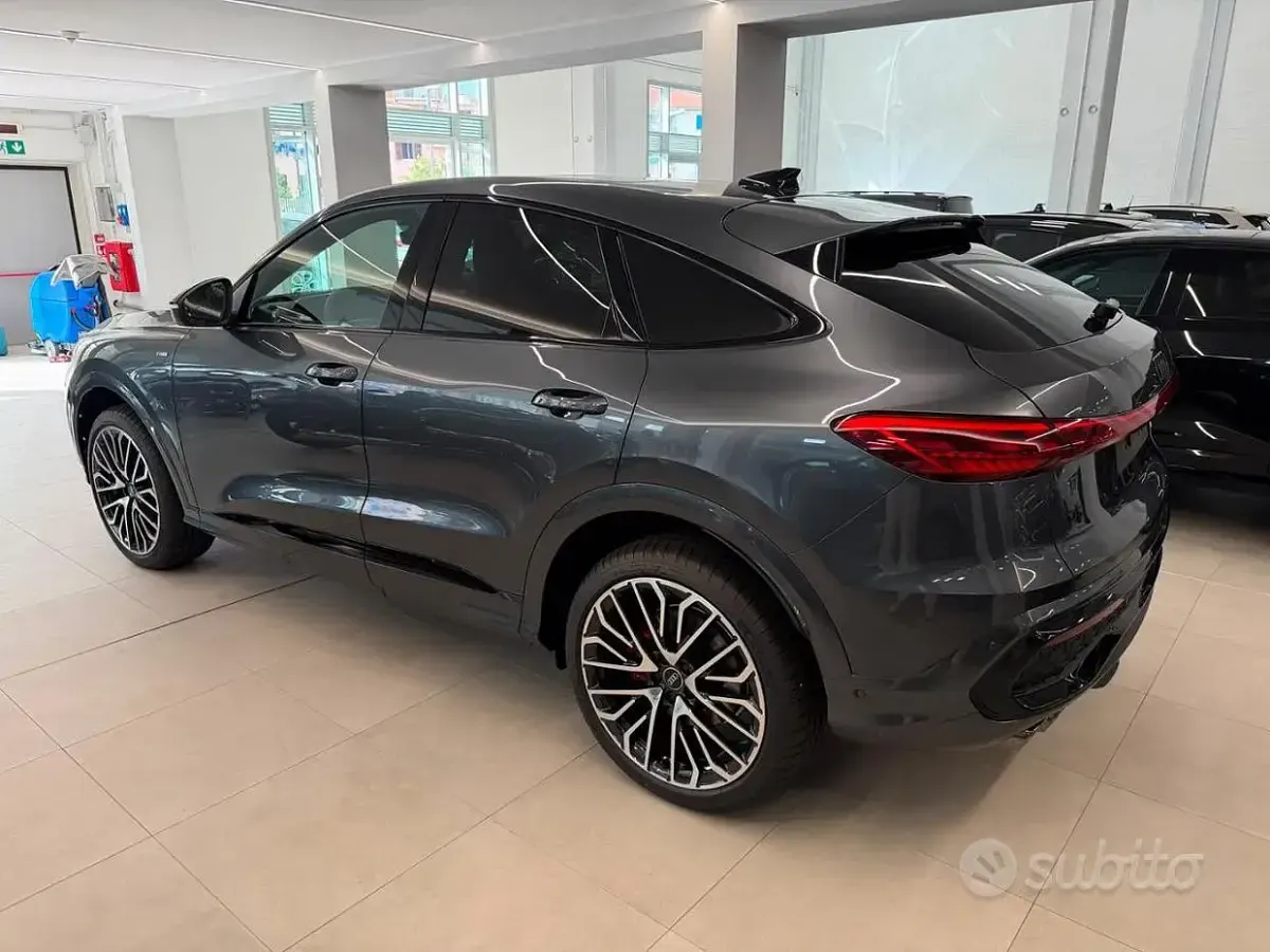 Nuova Audi Q5 S-Line 204 CV (150 kW) 2026 Grigio SUV