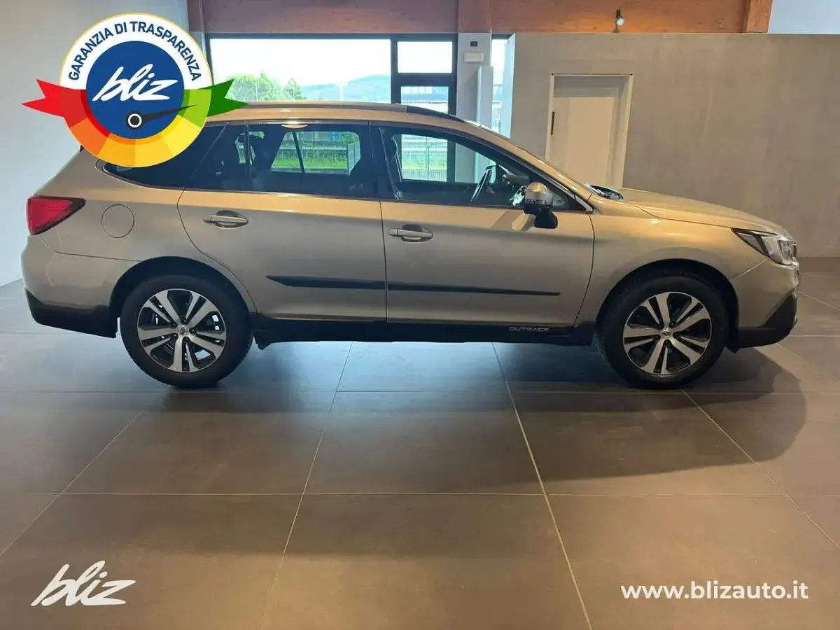 Usata Subaru Outback Premium 175 CV (128 kW) 2019 Bronzo Station wagon